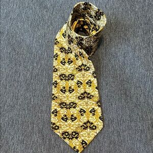 Gianni Versace Vintage All Silk Black Gold Baroque Medusa Head Pattern Neck Tie